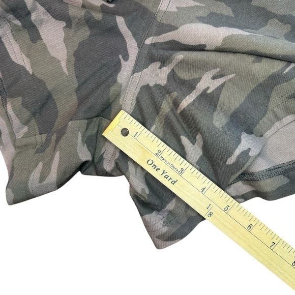 Athleta CAMO FARALLON SHORT - Picture 9 of 11